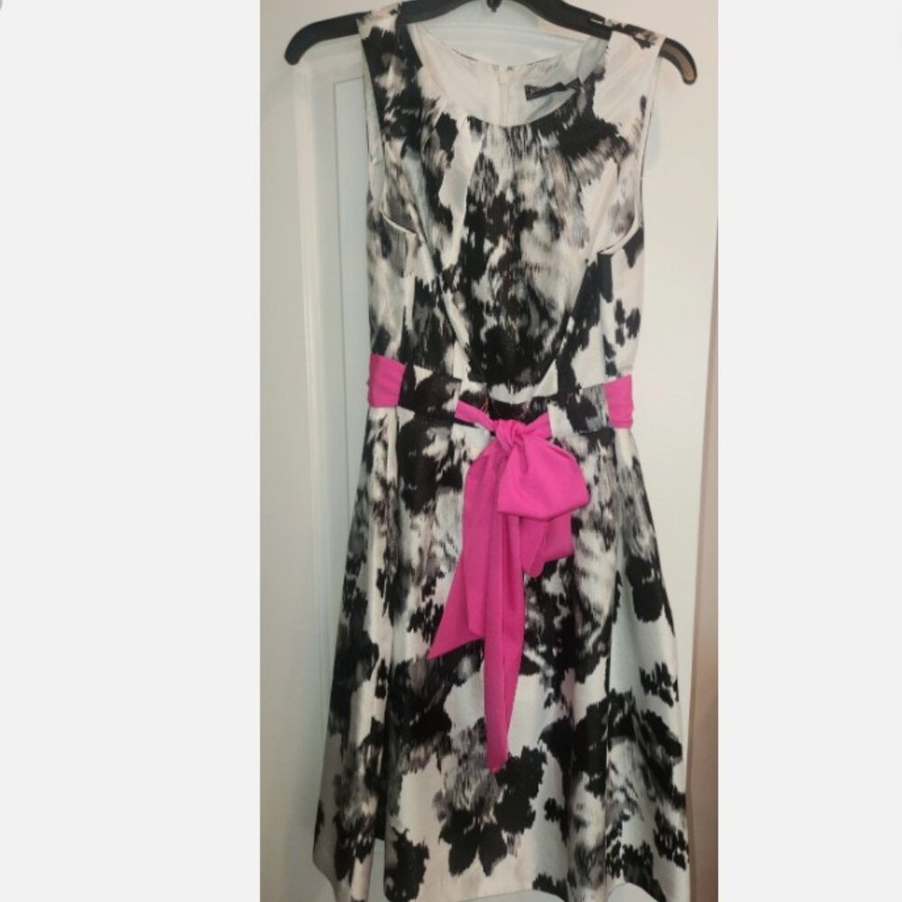 EUC -Jessica Howard Women's Floral Black & White/Pink Bow Belted Dress-Size 12